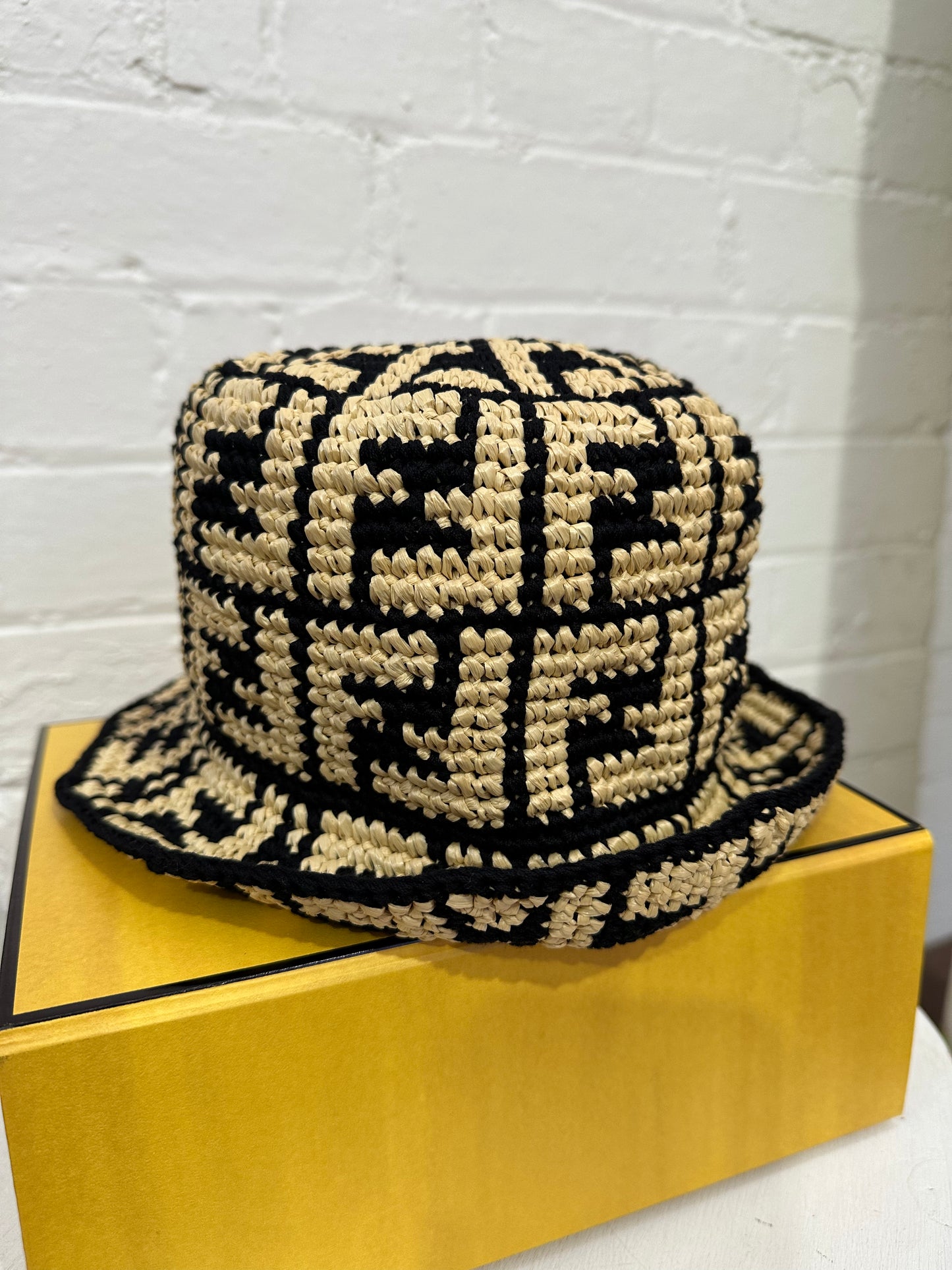 FENDI LOGO MONOGRAM BUCKET HAT - M/L