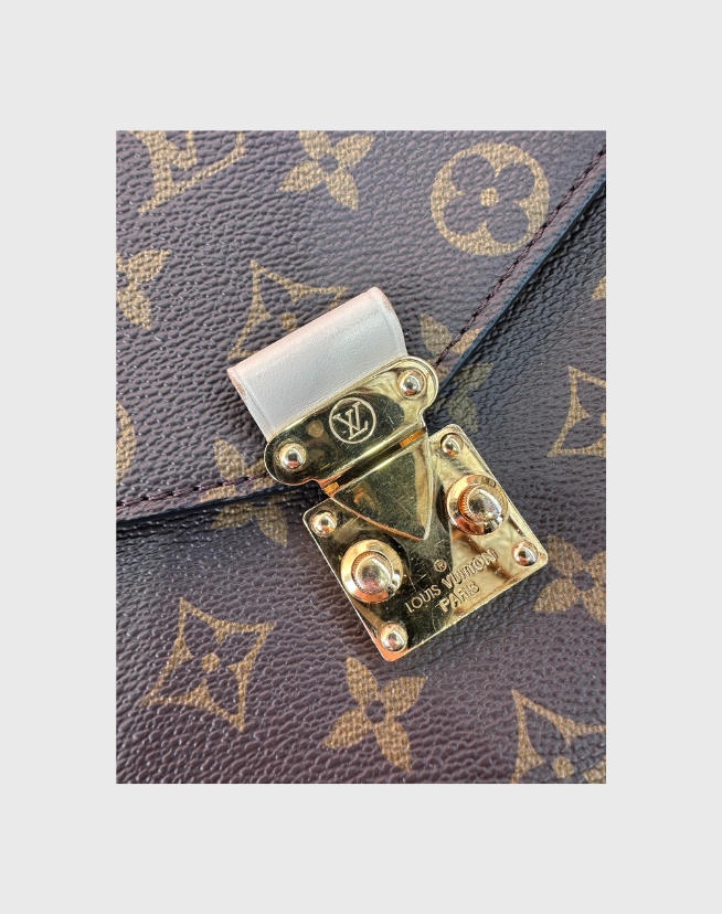 LOUIS VUITTON POCHETTE METIS MM MONOGRAM BAG