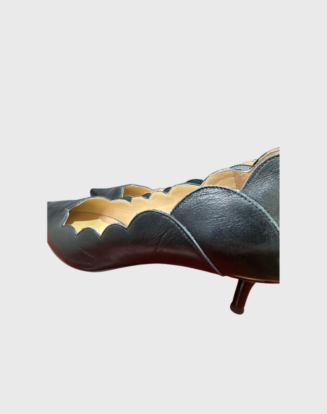 CHLOE SCALLOPED LOW HEEL PUMPS - SIZE 38.5