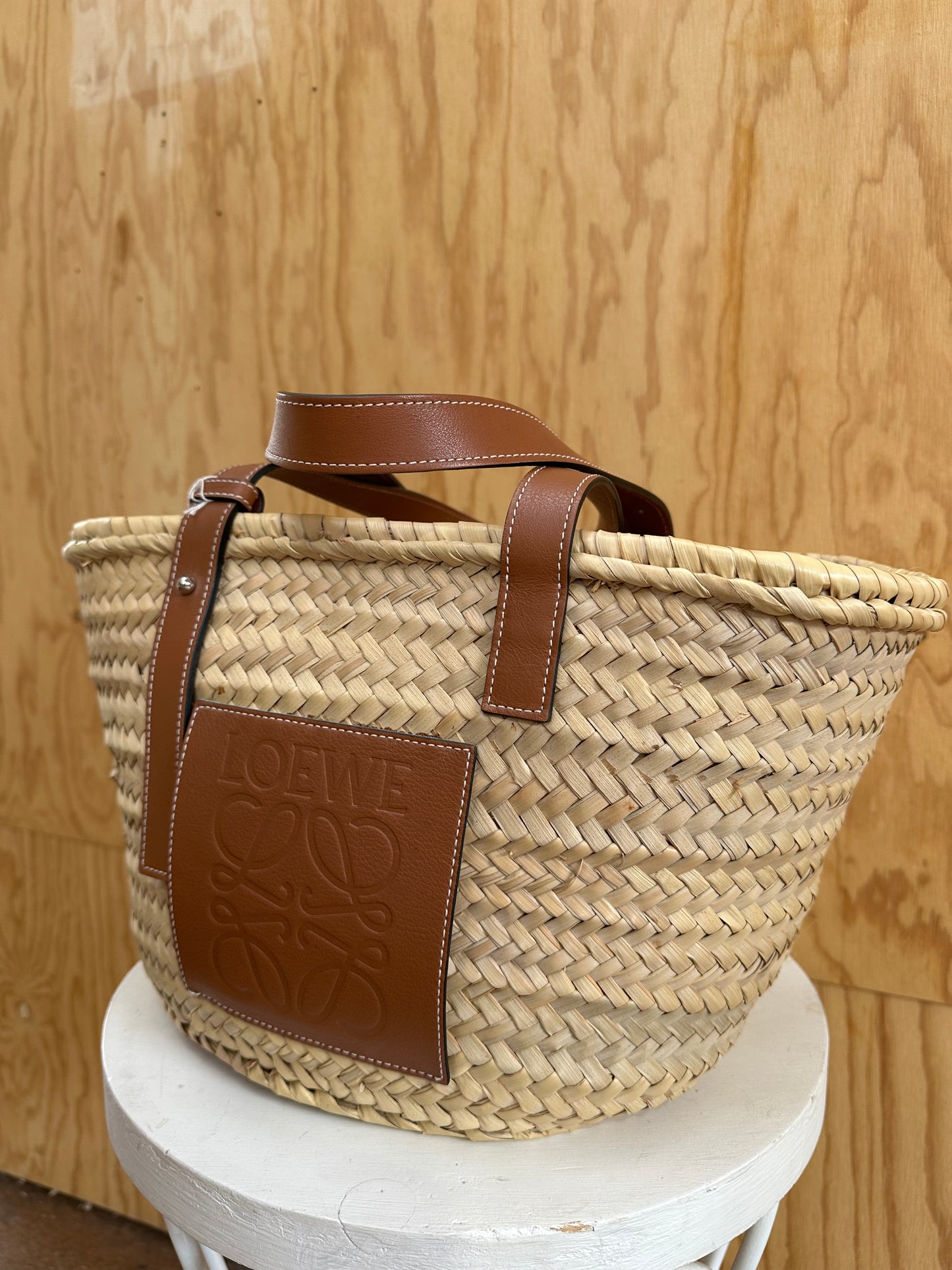 LOEWE BASKET BAG IN PALM LEAF AND CALF SKIN