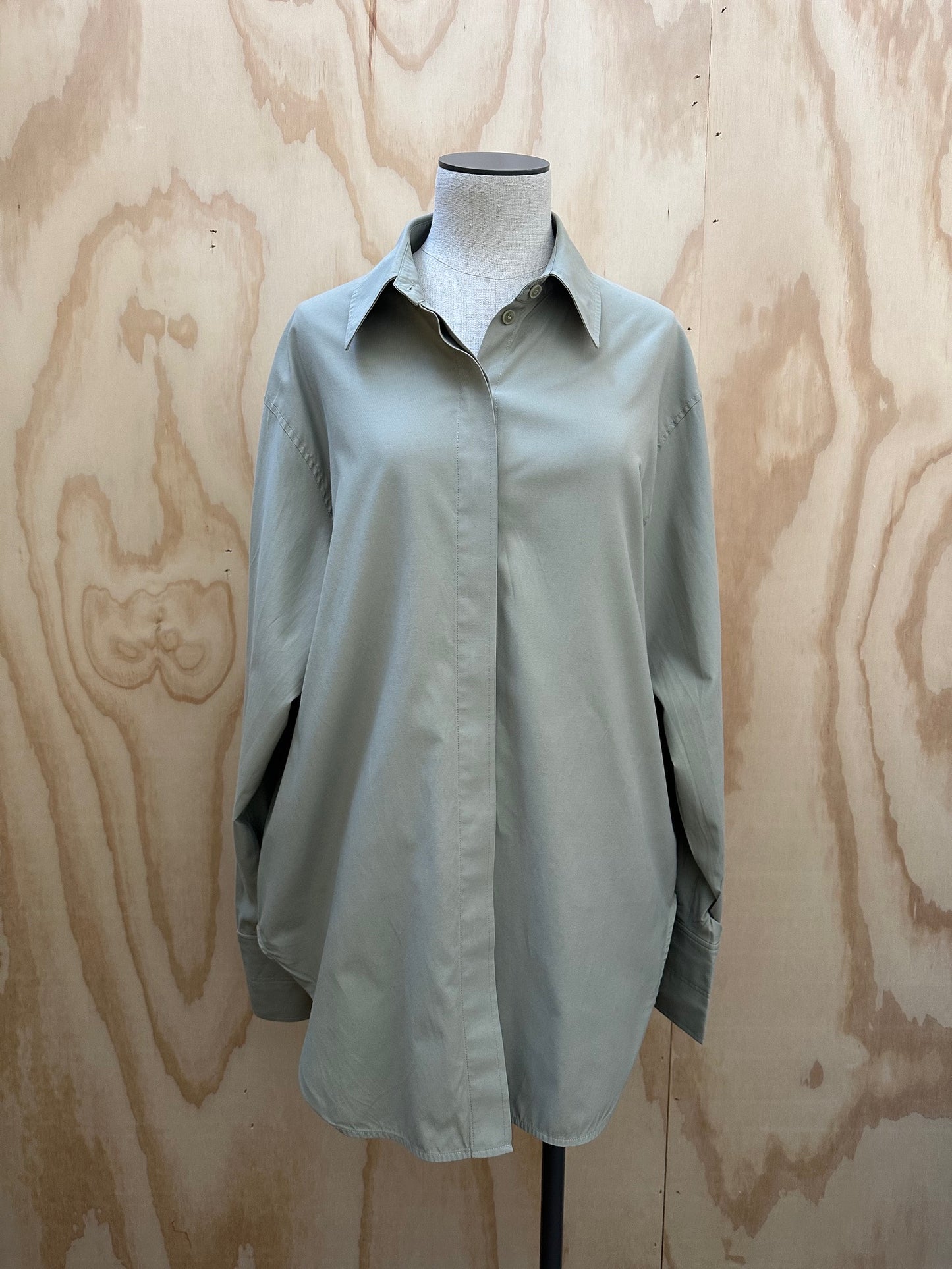 CAMILLA AND MARC JOAN SHORTS (SIZE 10) AND SHIRT (SIZE 8)