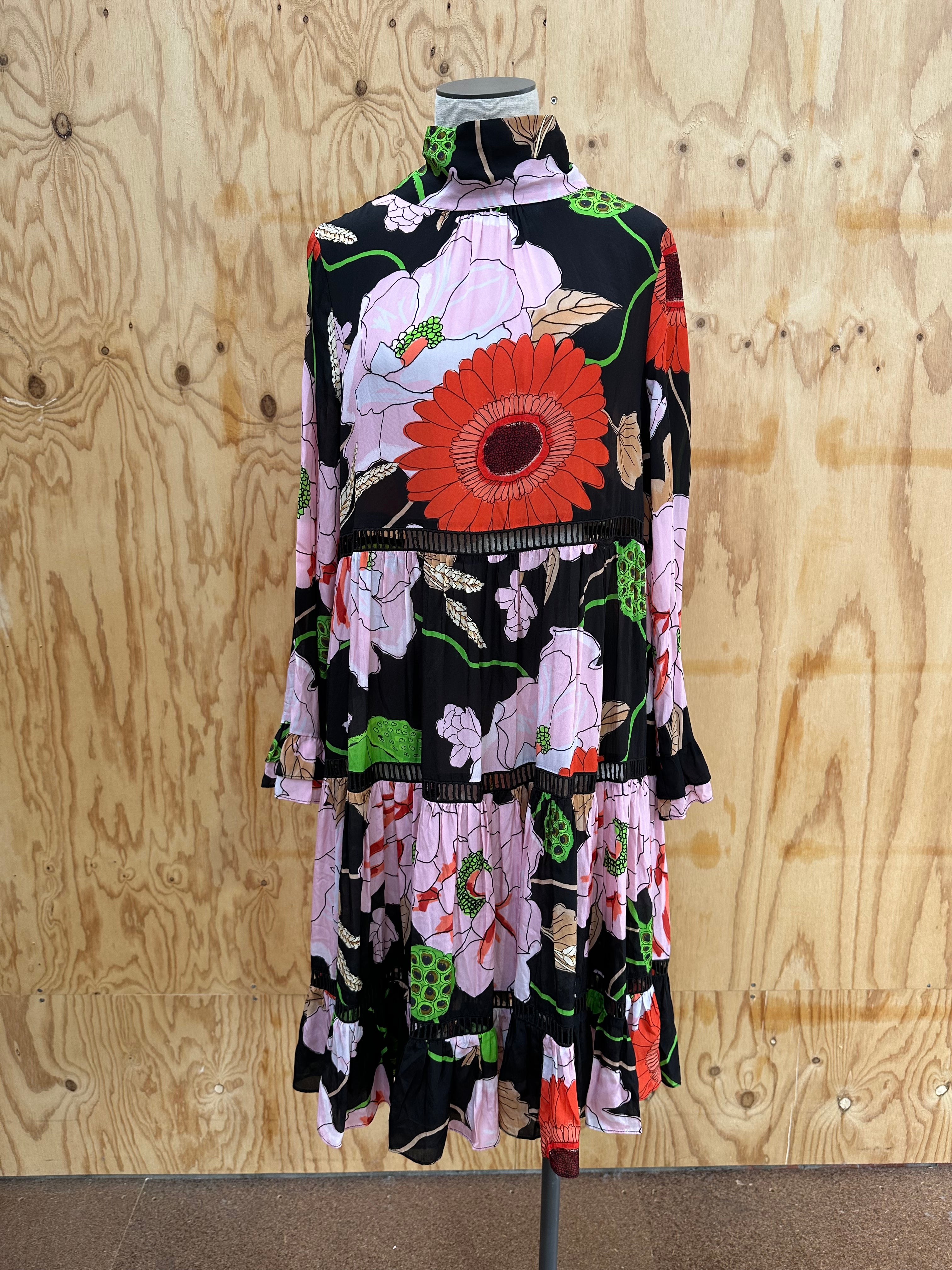TRELISE COOPER COUTURE TIER AND NOW - SIZE MEDIUM – Cercle Lifestyle