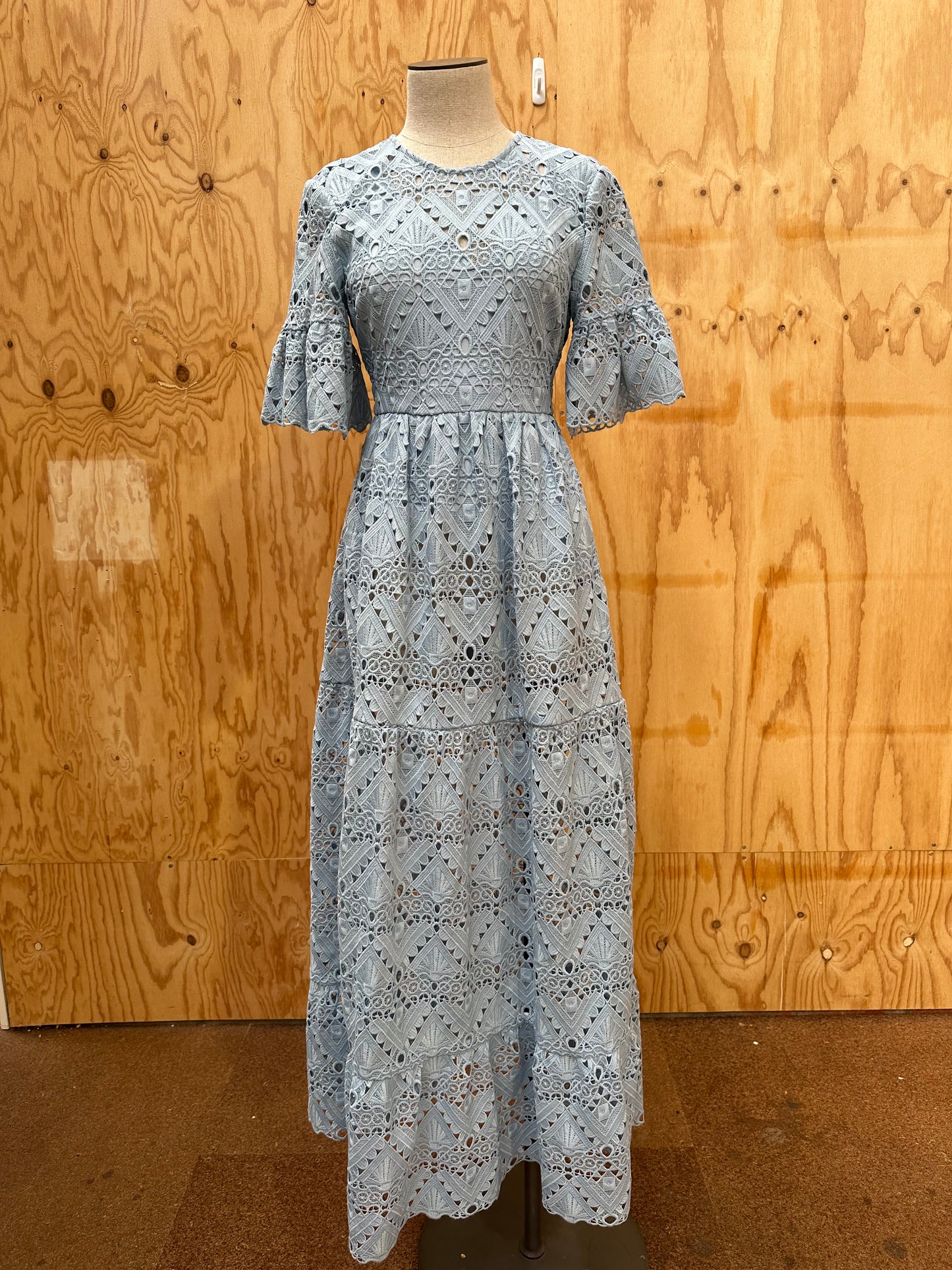 PERSEVERANCE LONDON LACE MAXI DRESS - SIZE 8