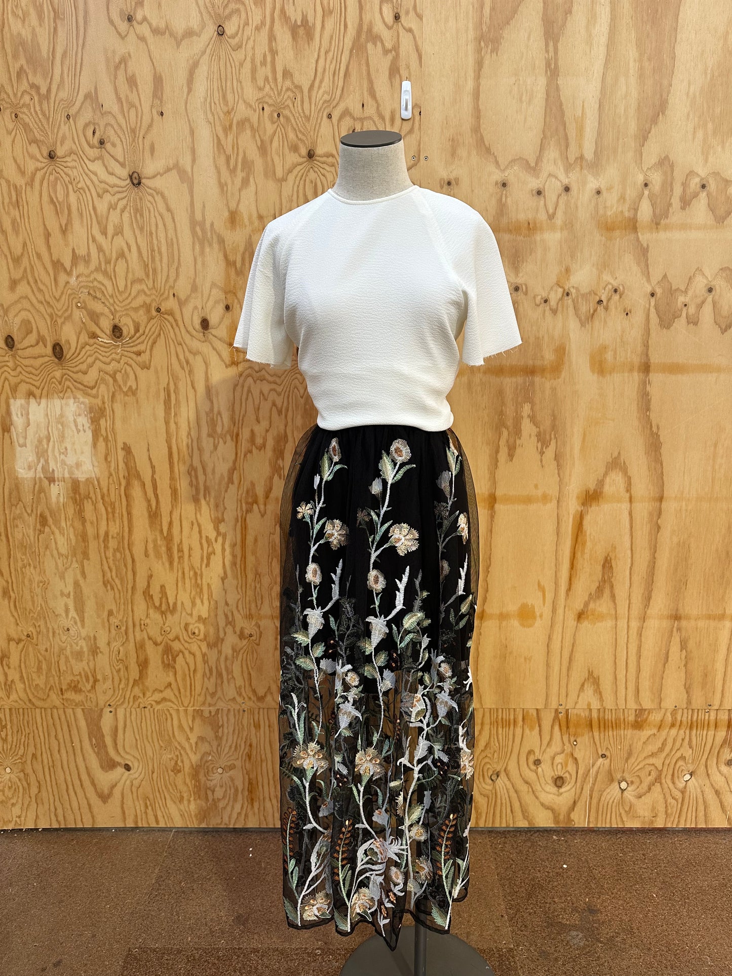 MAJE FLORAL TULLE SKIRT - SIZE MEDIUM