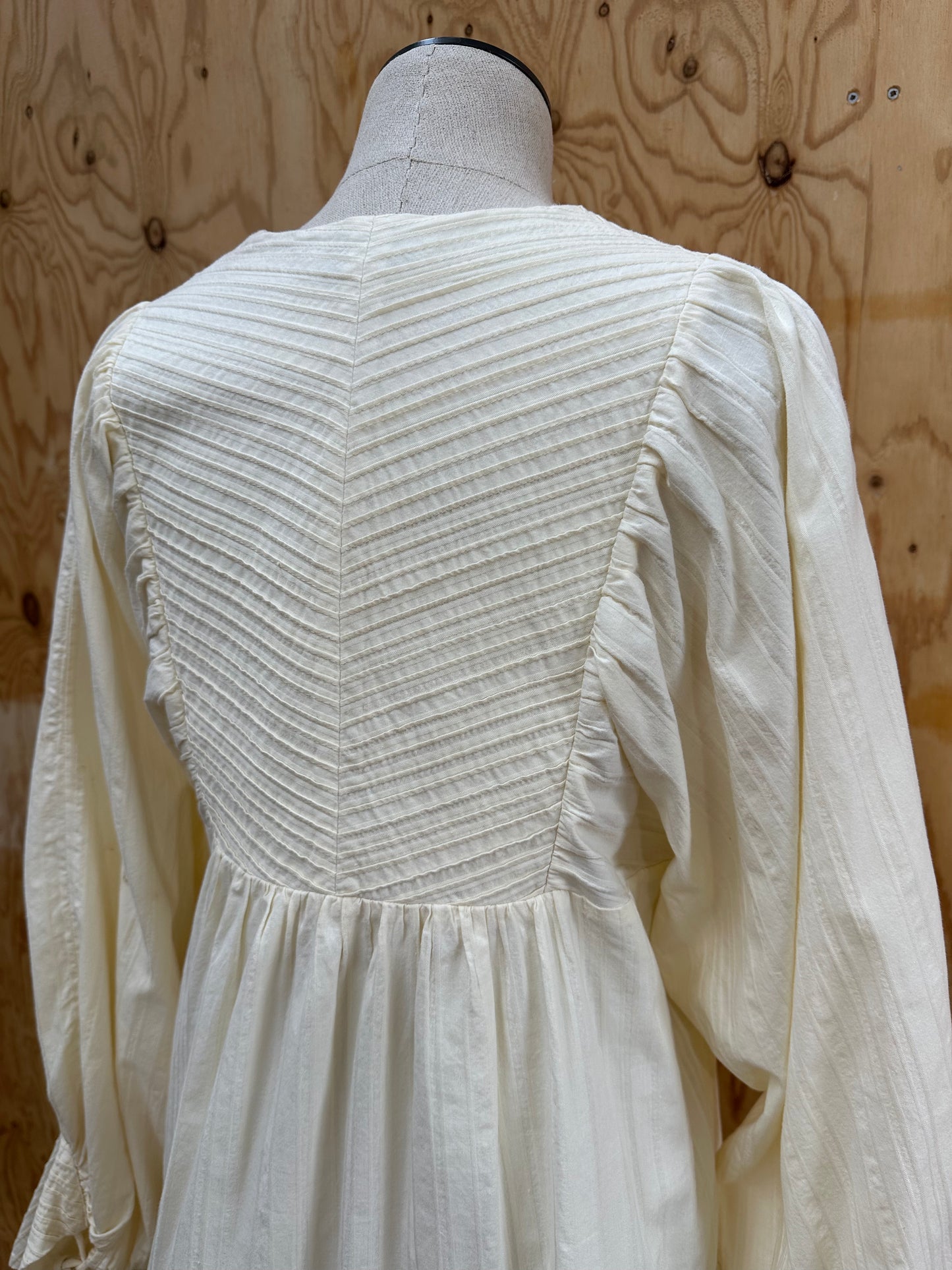 SHONA JOY ELLA PIN TUCK BALLOON SLEEVE MINI DRESS - SIZE 10