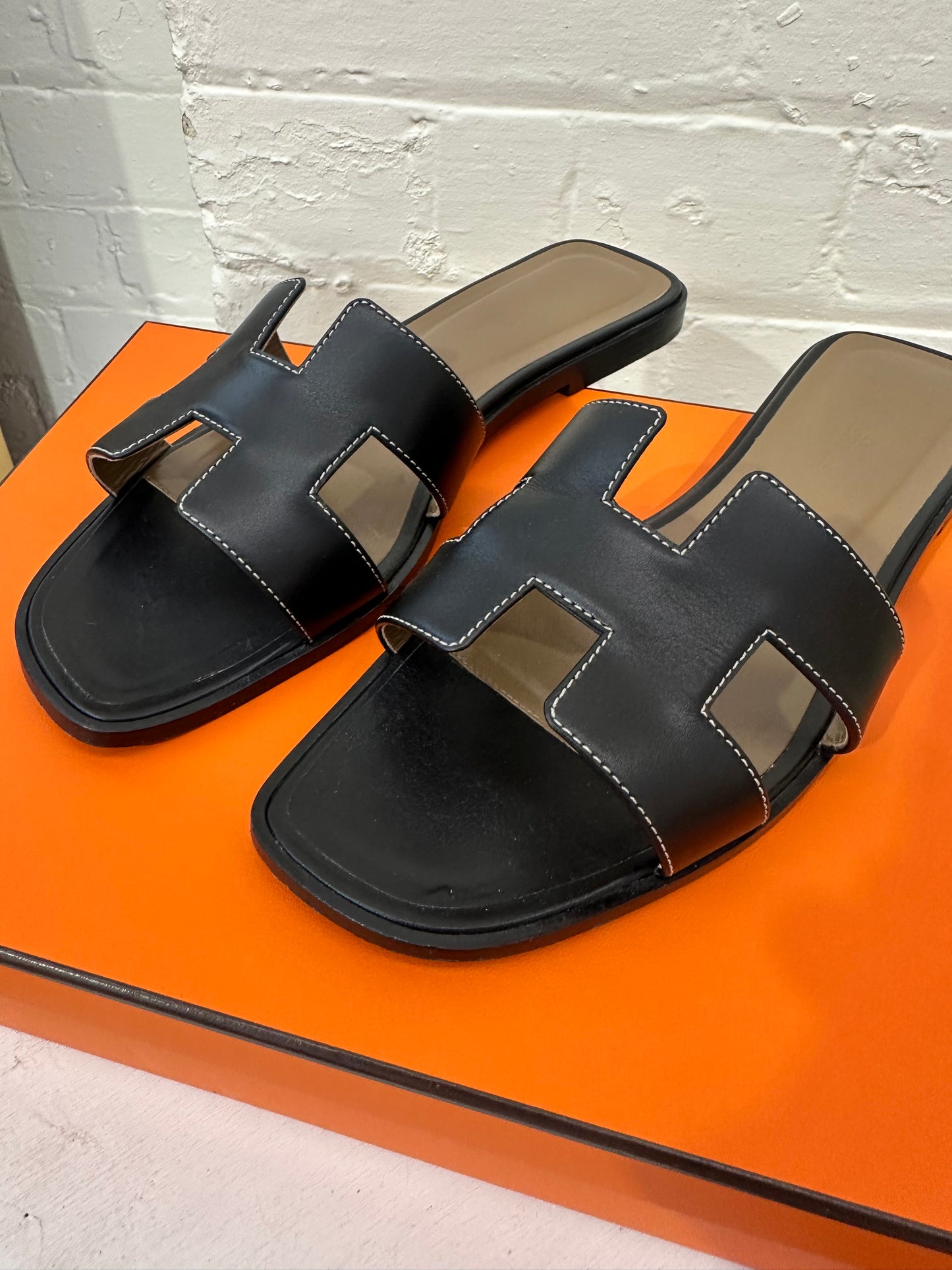 HERMES ORAN SANDAL BLACK - SIZE 41