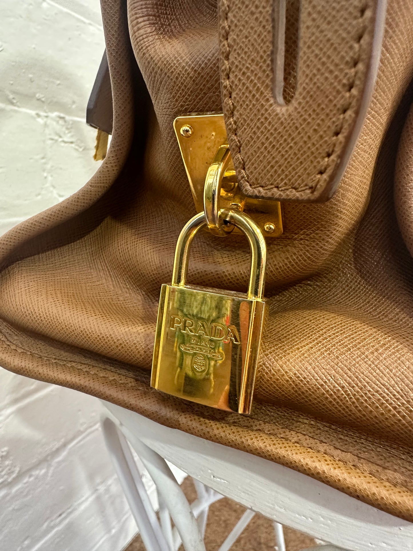 PRADA BROWN/OFF WHITE SAFFIANO LUX LEATHER CANAPA TOTE