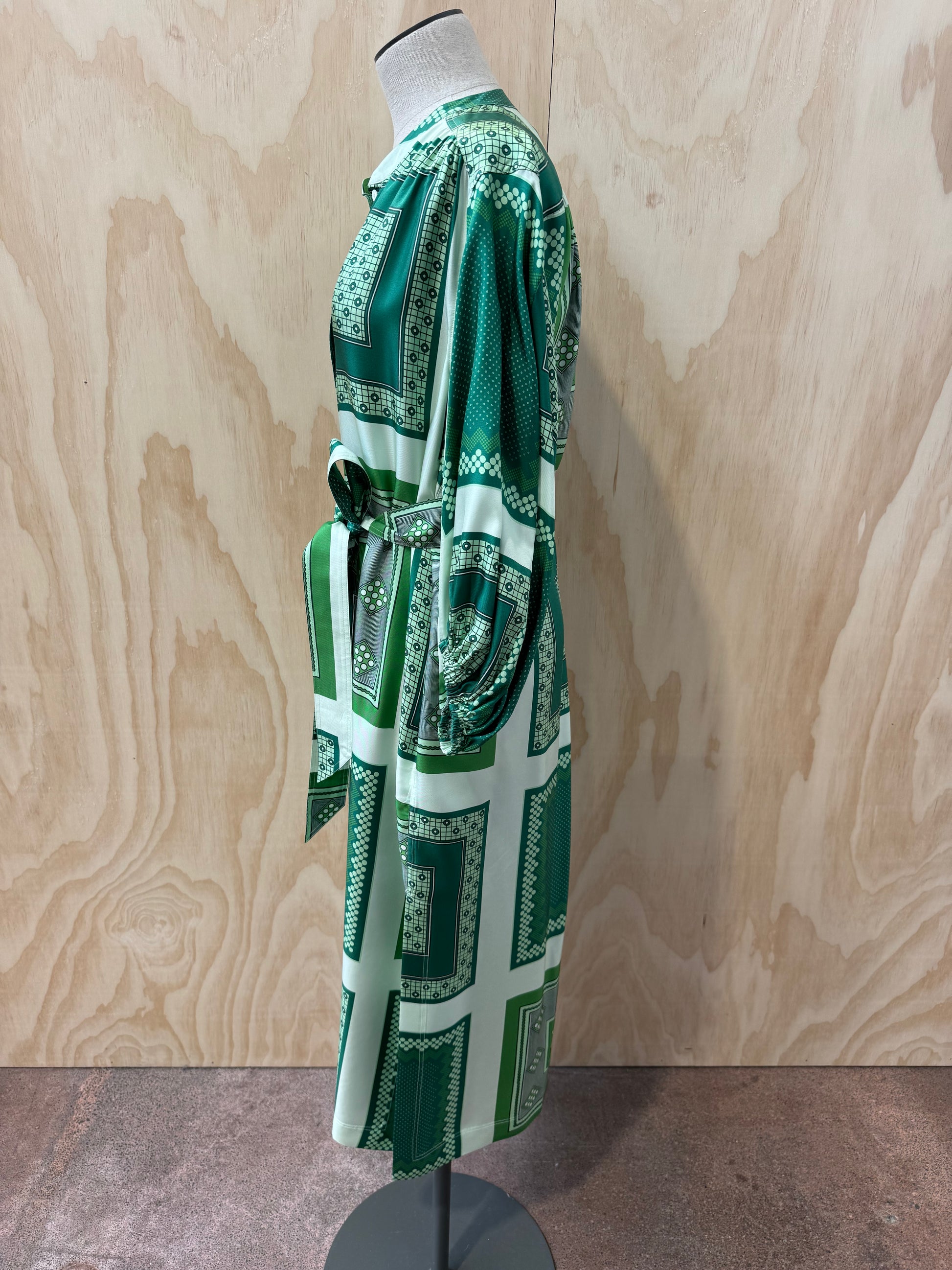 OROTON BANDANA GREEN SILK MAXI DRESS - SIZE 12 Cercle Lifestyle OROTON BANDANA GREEN SILK MAXI DRESS - SIZE 12 Cercle Lifestyle