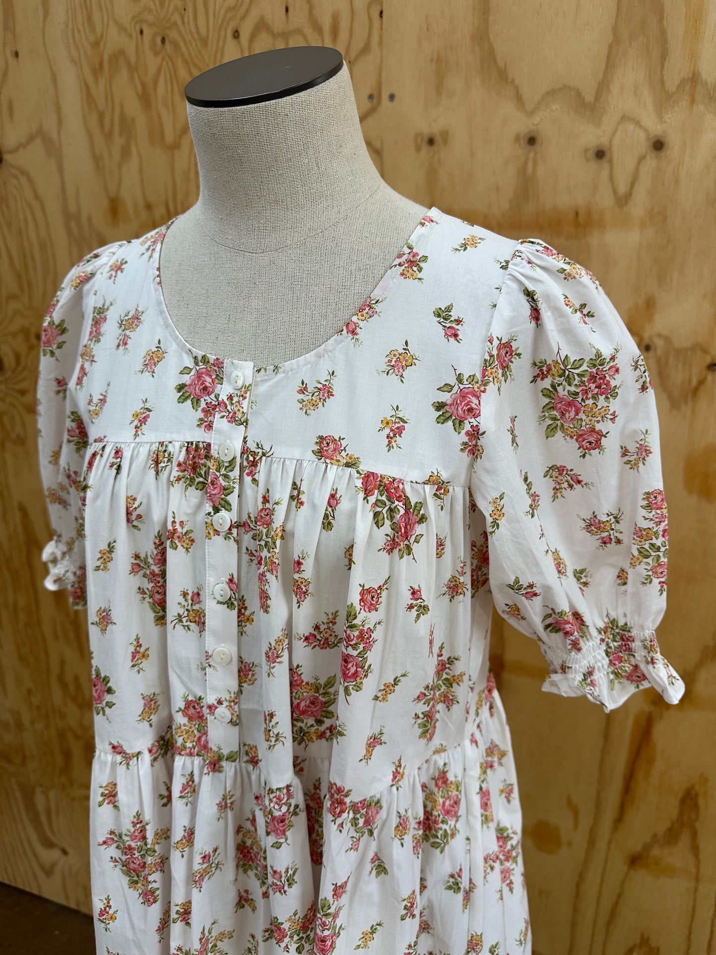 OAK MEADOWS HOLLY MINI DRESS FLORAL BLUSH - SIZE MEDIUM