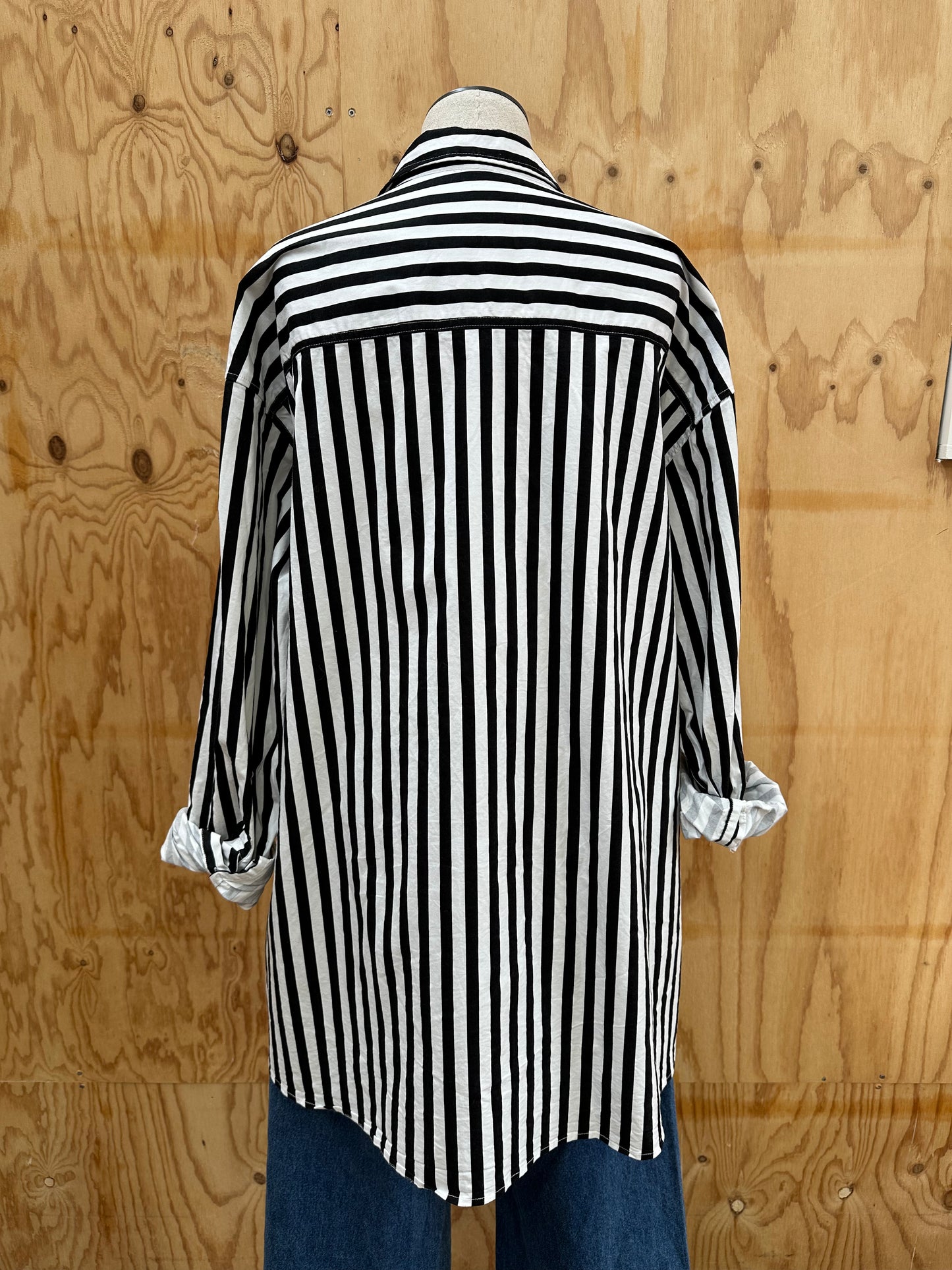 BLANCA BLACK AND WHITE STRIPE SHIRT - SIZE O/S
