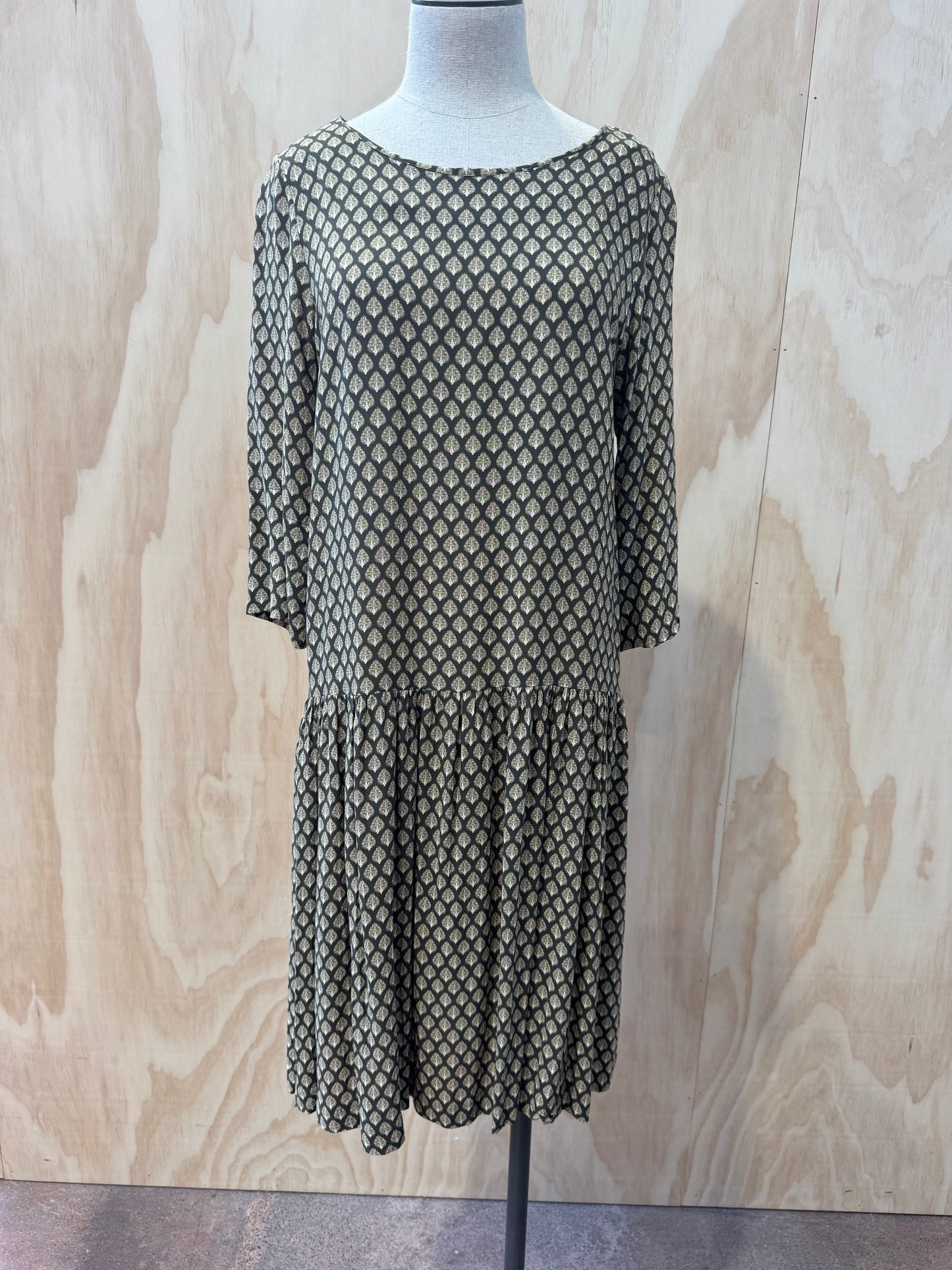 MORRISON OLIVE PEACOCK FEATHER DETAIL MIDI DRESS - SIZE 2