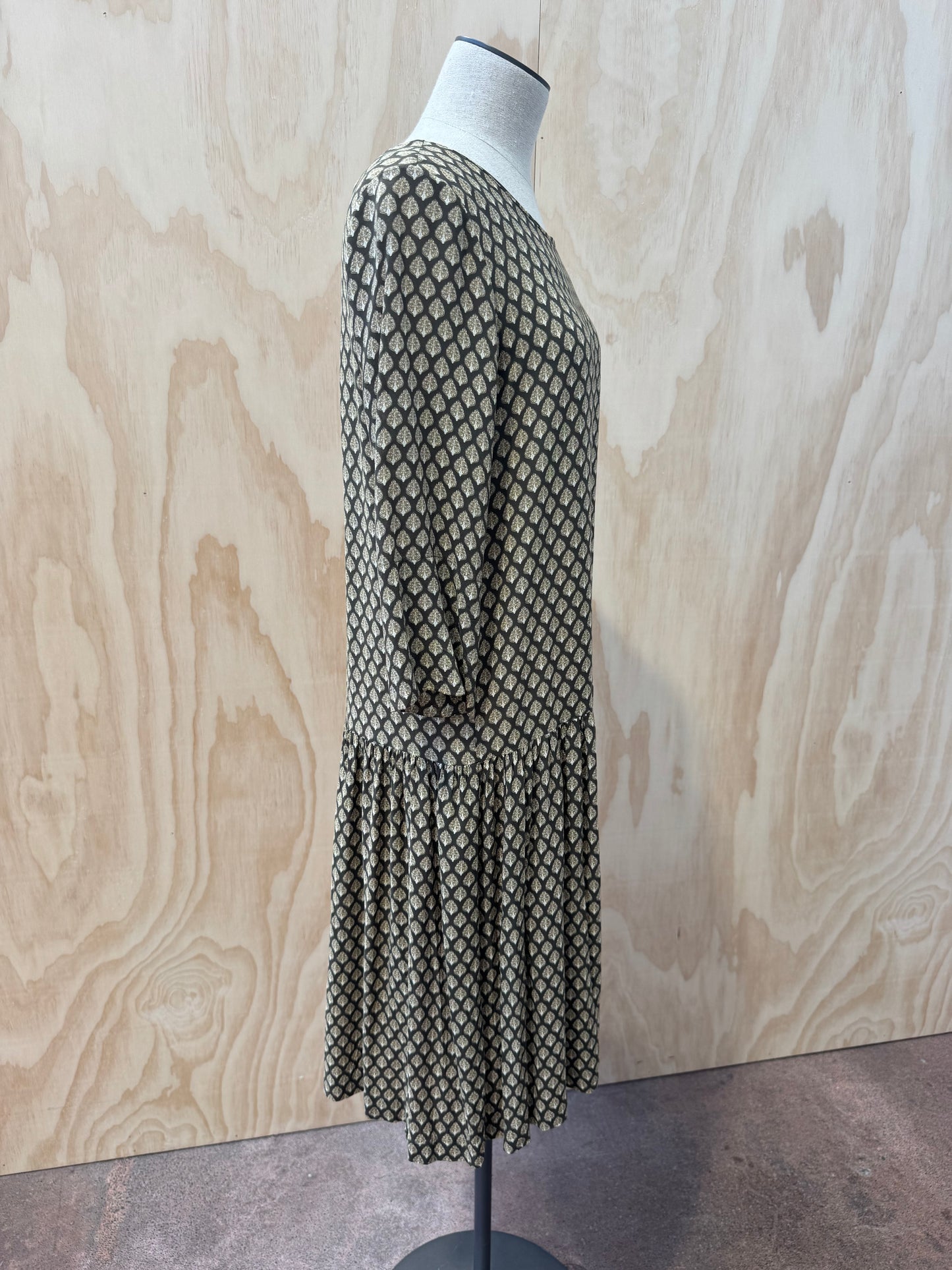MORRISON OLIVE PEACOCK FEATHER DETAIL MIDI DRESS - SIZE 2